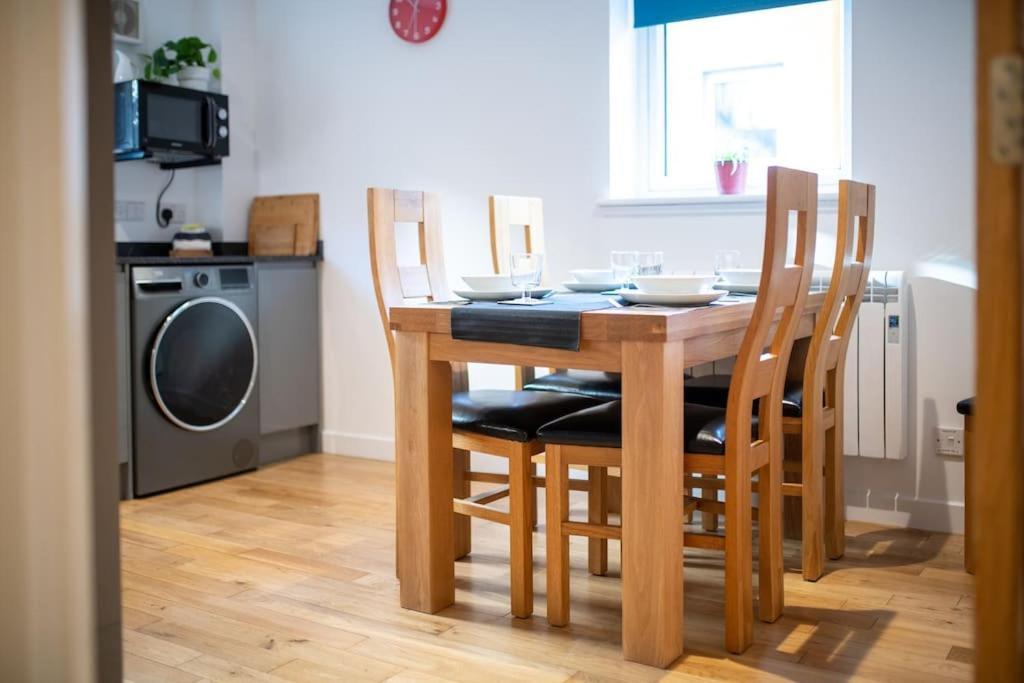 Modern City Centre Apartment In Inverness Esterno foto